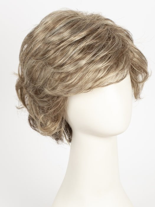 10/22TT | Light Brown and Light Natural Blonde Blend with Light Brown Nape