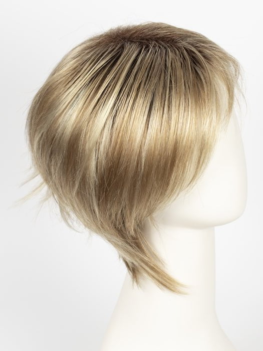 CREAMY-TOFFEE-R | Rooted Dark Blonde Evenly Blended with Light Platinum Blonde and Light Honey Blonde