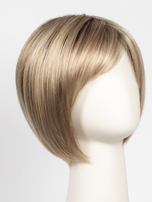 CREAMY-TOFFEE-R | Rooted Dark Blonde Evenly Blended with Light Platinum Blonde and Light Honey Blonde